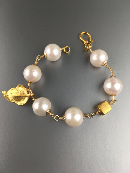 Freshwater Pearl Bracelet (Simple Yet Elegant in White)