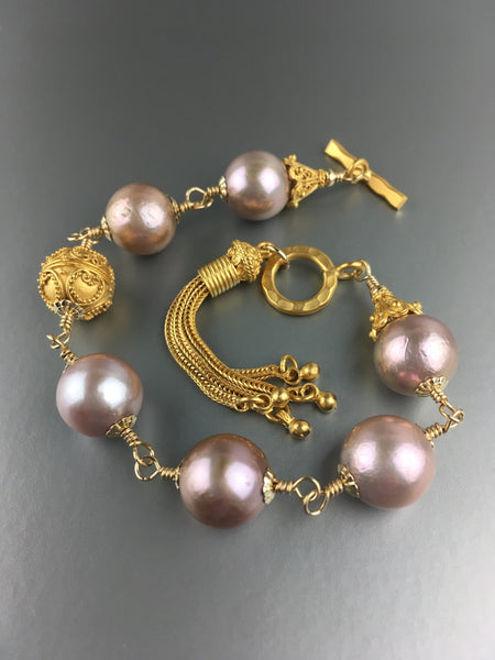 Freshwater Pearl Bracelet (London in Color)